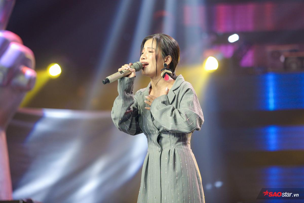 Lâm Bảo Ngọc - The Voice: 'Từng khóc vì sợ bị loại, Boss Tuấn Hưng ga lăng nhất Việt Nam' Ảnh 6