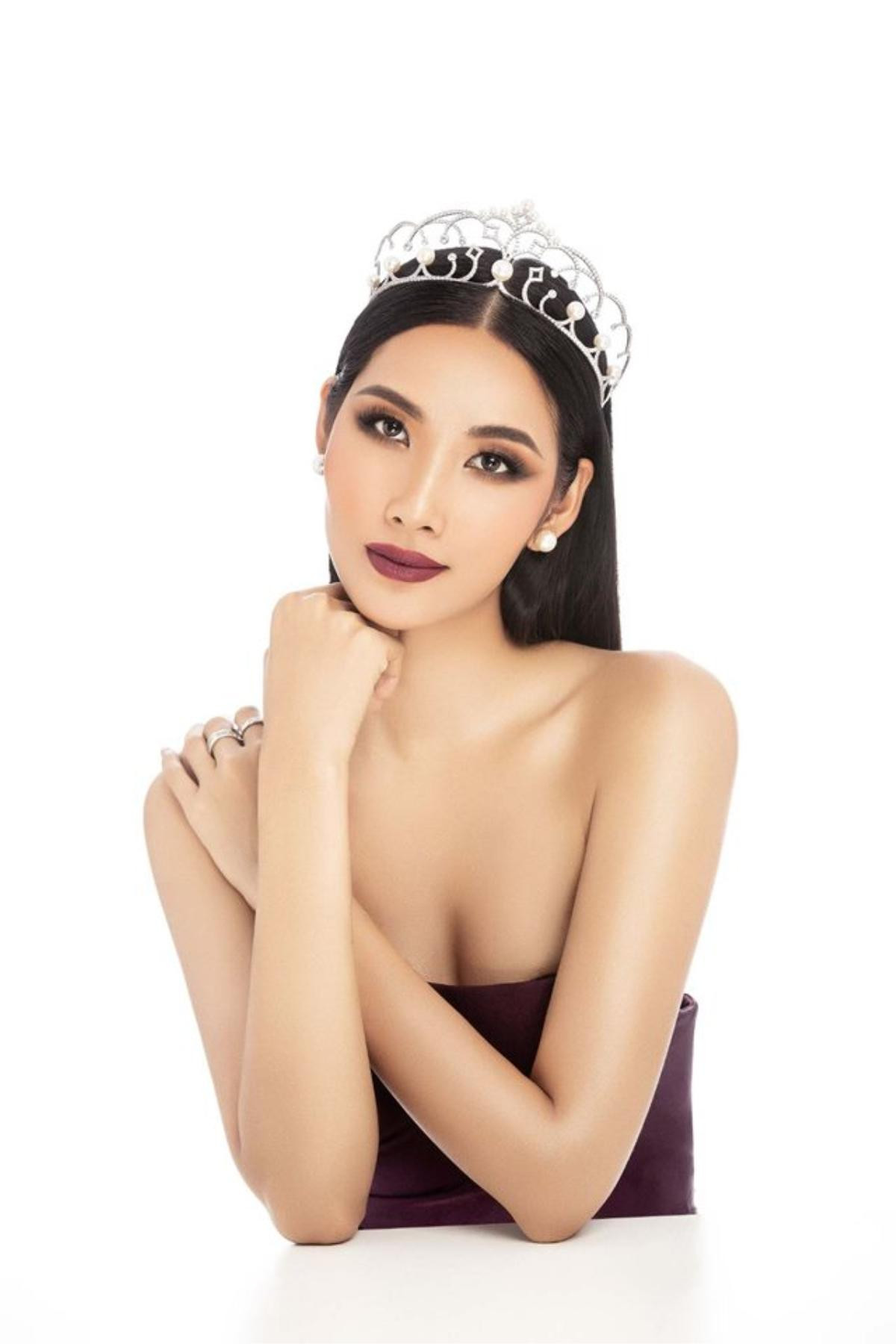 HOT - Hoàng Thùy chính thức đại diện Việt Nam tại Miss Universe 2019: Fan mừng rỡ vỡ òa! Ảnh 2