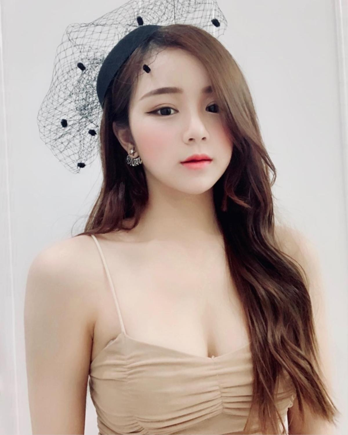 Hot girl vừa tuyên bố 'Tôi có lợi thế hơn Chi Pu' là ai mà dám 'mạnh miệng' như vậy? Ảnh 2