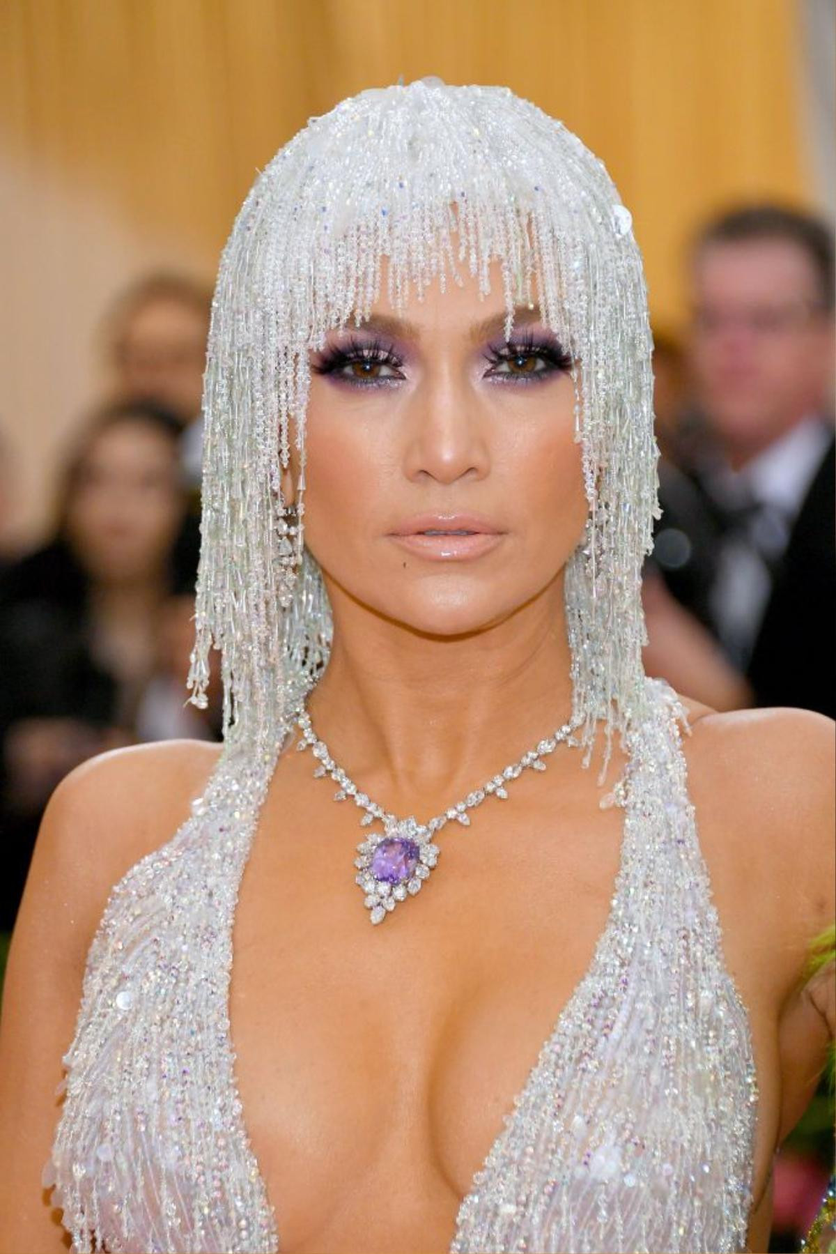 Met Gala 2019: Phù thủy nghìn mắt, đỉnh cao trang điểm khiến fan hoa mày chóng mặt Ảnh 5