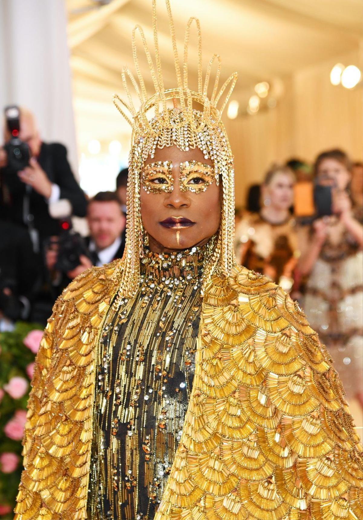 Met Gala 2019: Phù thủy nghìn mắt, đỉnh cao trang điểm khiến fan hoa mày chóng mặt Ảnh 7