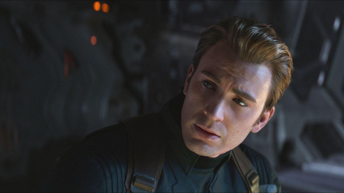 Đạo diễn 'Avengers: Endgame' giải thích lý do chọn Sam kế thừa chiếc khiên Captain America chứ không phải Bucky Ảnh 1