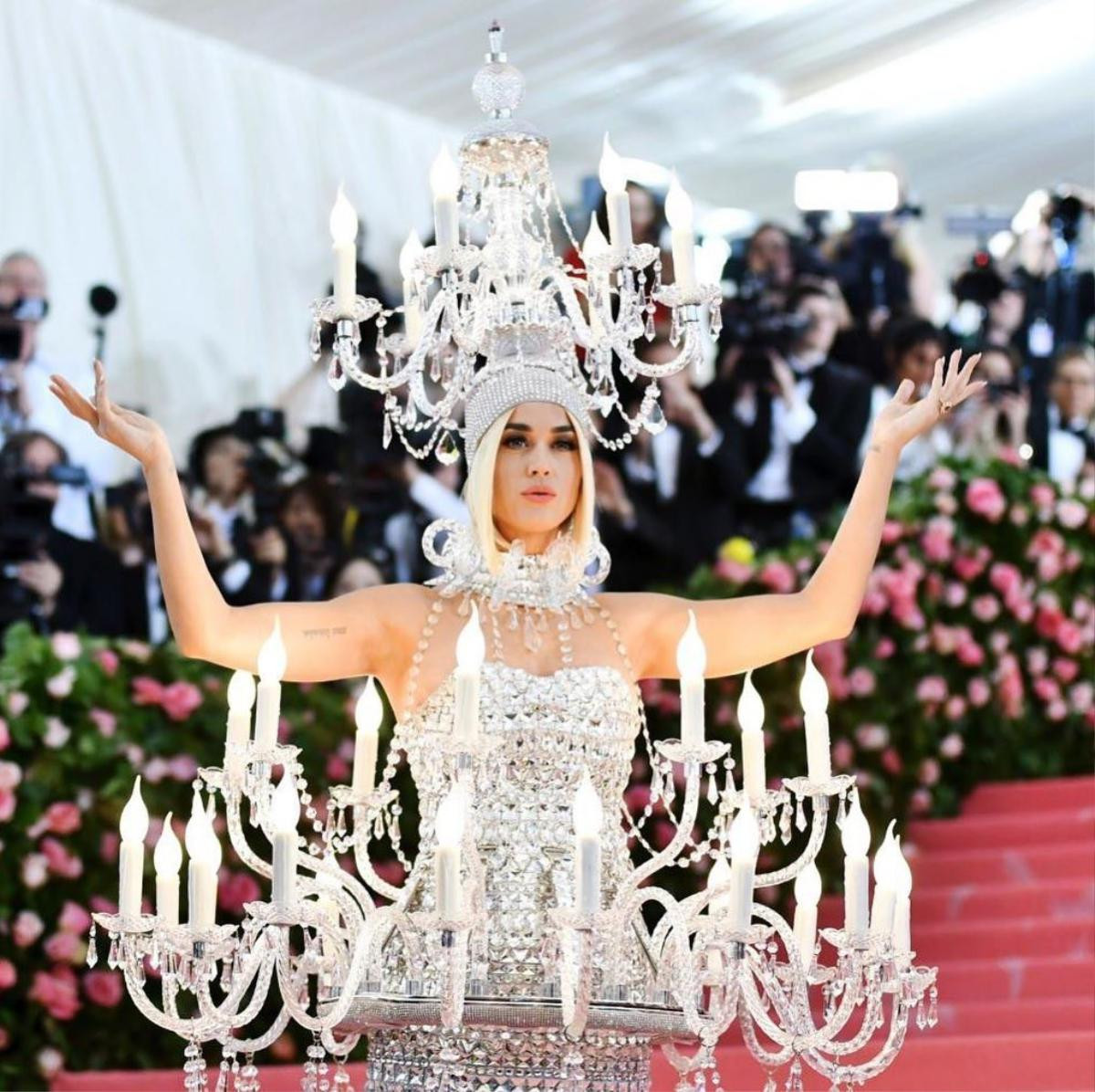 Met Gala 2019: Katy Perry 'ác quá ác' khi hóa hamburger béo ngậy giữa đêm khiến ai cũng cồn cào ruột gan Ảnh 2