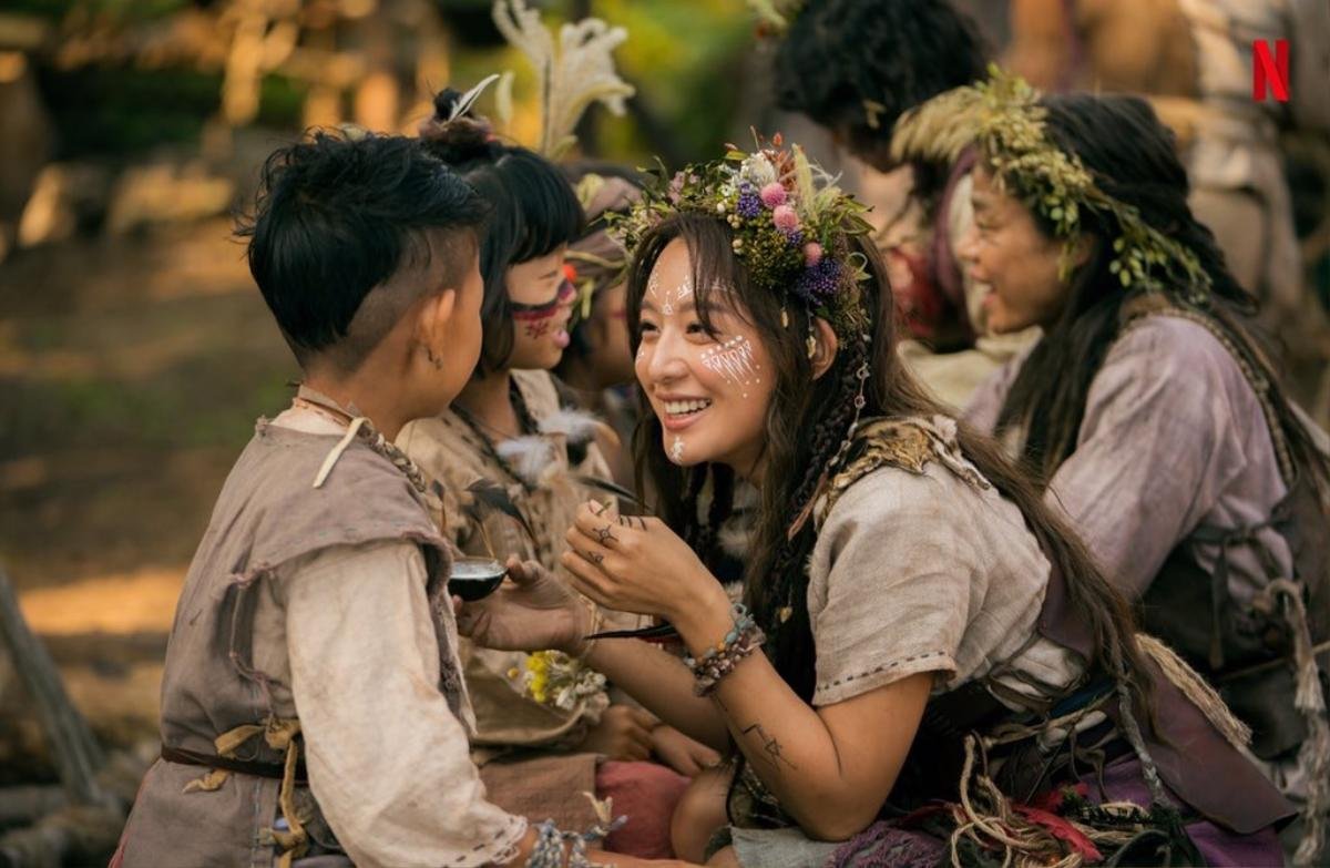 Kim Ji Won tiết lộ lý do chọn đóng phim 'Arthdal Chronicles' của Song Joong Ki - Jang Dong Gun Ảnh 7