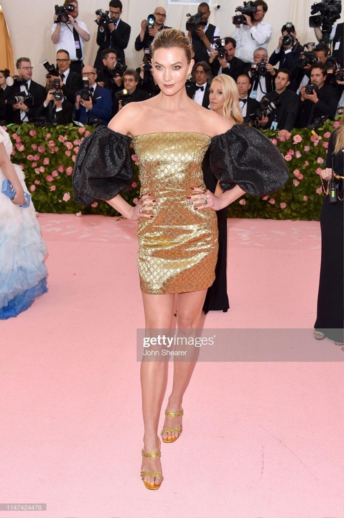 Miley Cyrus và vô số người đẹp ăn mặc lạc quẻ, nhạt nhẽo tại Met Gala 2019 Ảnh 1