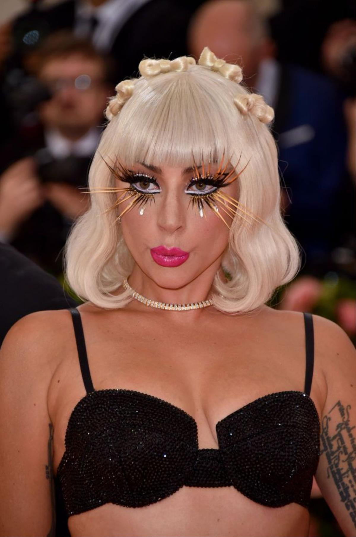 Ngây dại thẫn thờ vì những kiểu tóc và make up ấn tượng nhất Met Gala 2019 Ảnh 13