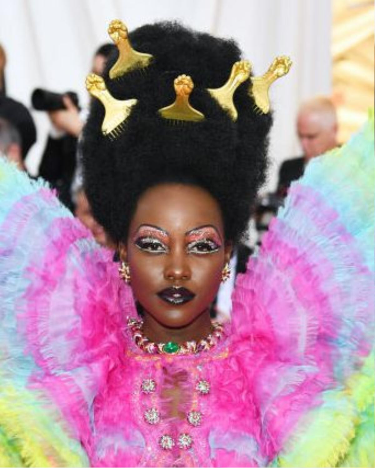 Ngây dại thẫn thờ vì những kiểu tóc và make up ấn tượng nhất Met Gala 2019 Ảnh 12