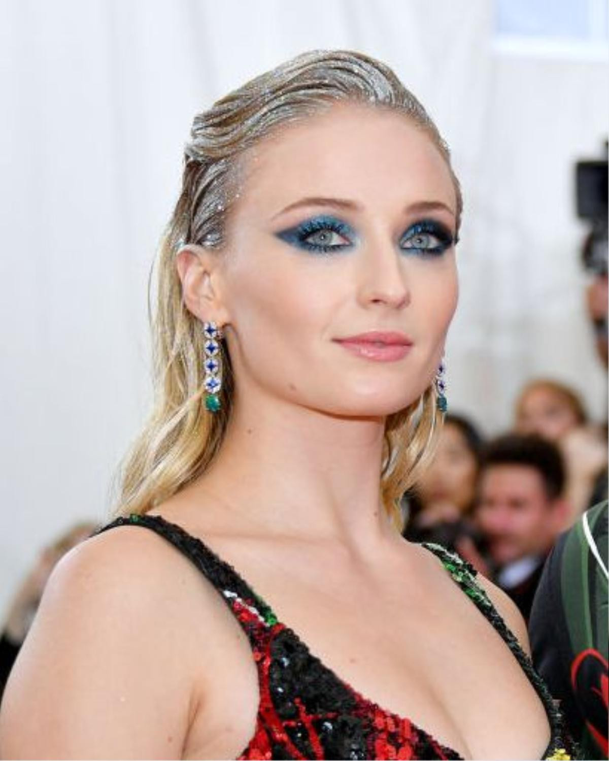 Ngây dại thẫn thờ vì những kiểu tóc và make up ấn tượng nhất Met Gala 2019 Ảnh 4