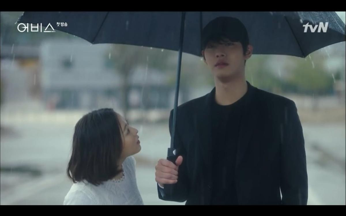 'Abyss' tập 1-2: Park Bo Young sống lại sau khi bị ám sát, Ahn Hyo Seop là người hồi sinh kẻ sát nhân? Ảnh 15