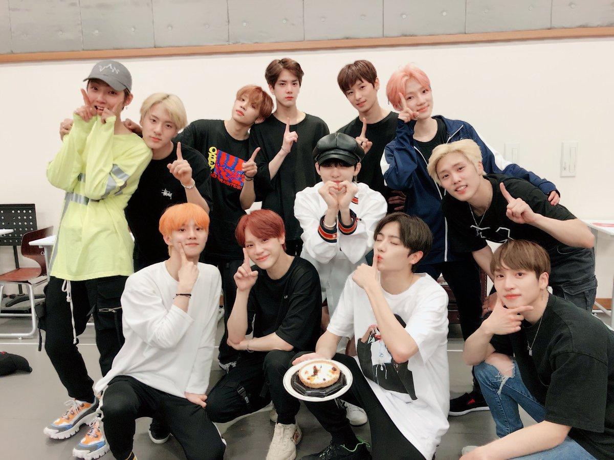 Fan vỡ òa vui sướng: Sau hơn 1 năm hoạt động, cuối cùng thì The Boyz đã giành chiếc cúp đầu tiên cho mình Ảnh 4