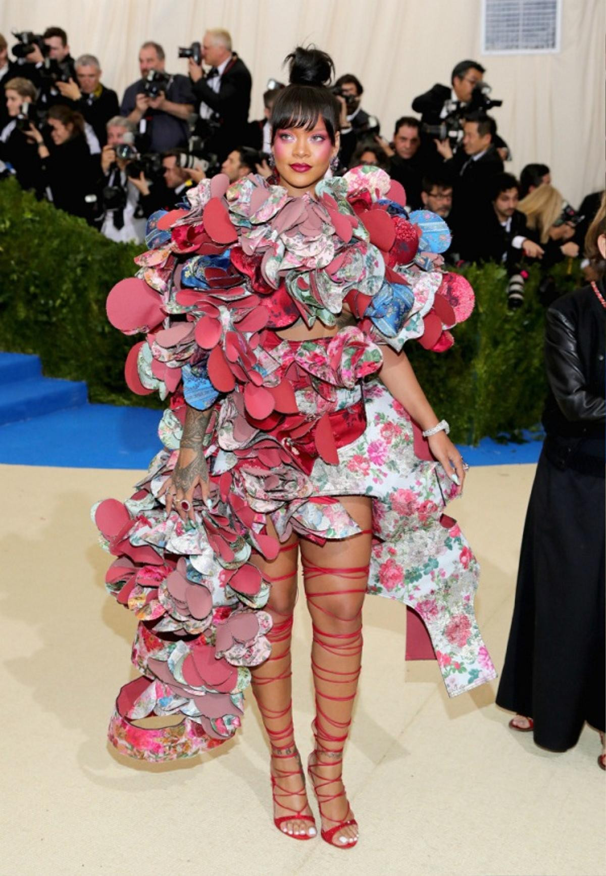 Rihanna vắng mặt tại Met Gala 2019, fan ngơ ngác hỏi lý do và đây là câu trả lời Ảnh 4