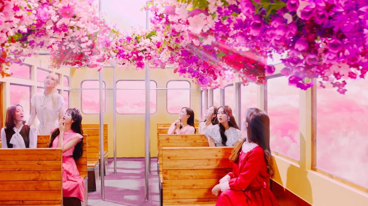 Oh My Girl chính thức gia nhập 'đường đua' KPop tháng 5: MV đẹp đến mê hoặc mà bạn nhất định không thể bỏ lỡ Ảnh 2