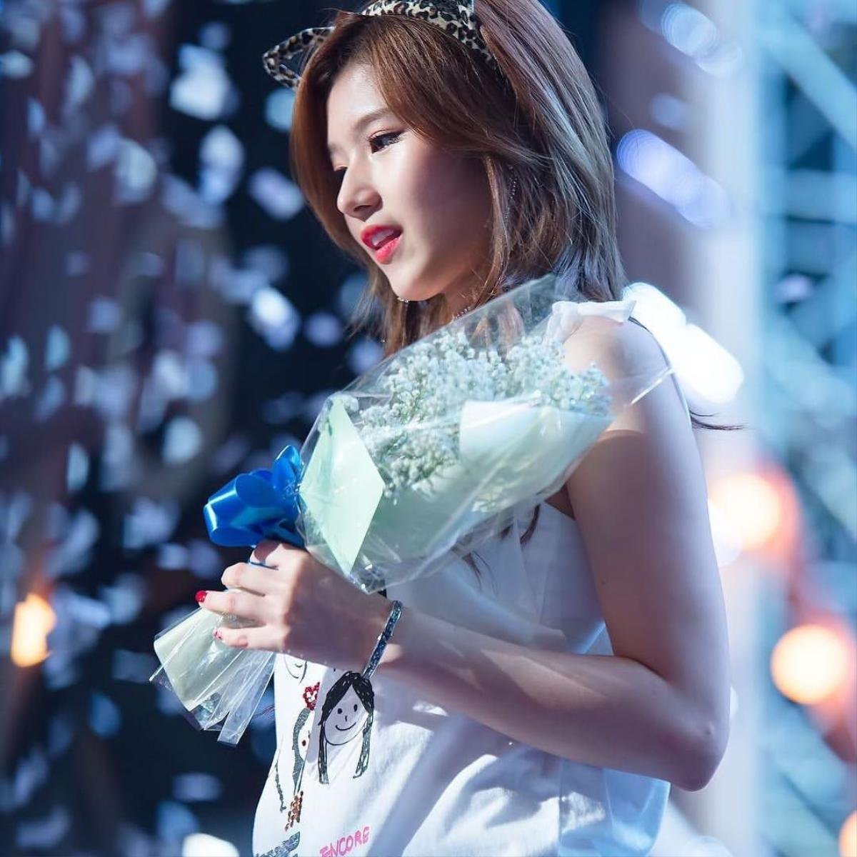 Sana (TWICE) đem về chiếc fancam triệu view với body bốc lửa và nhan sắc 'huyền thoại' Ảnh 2