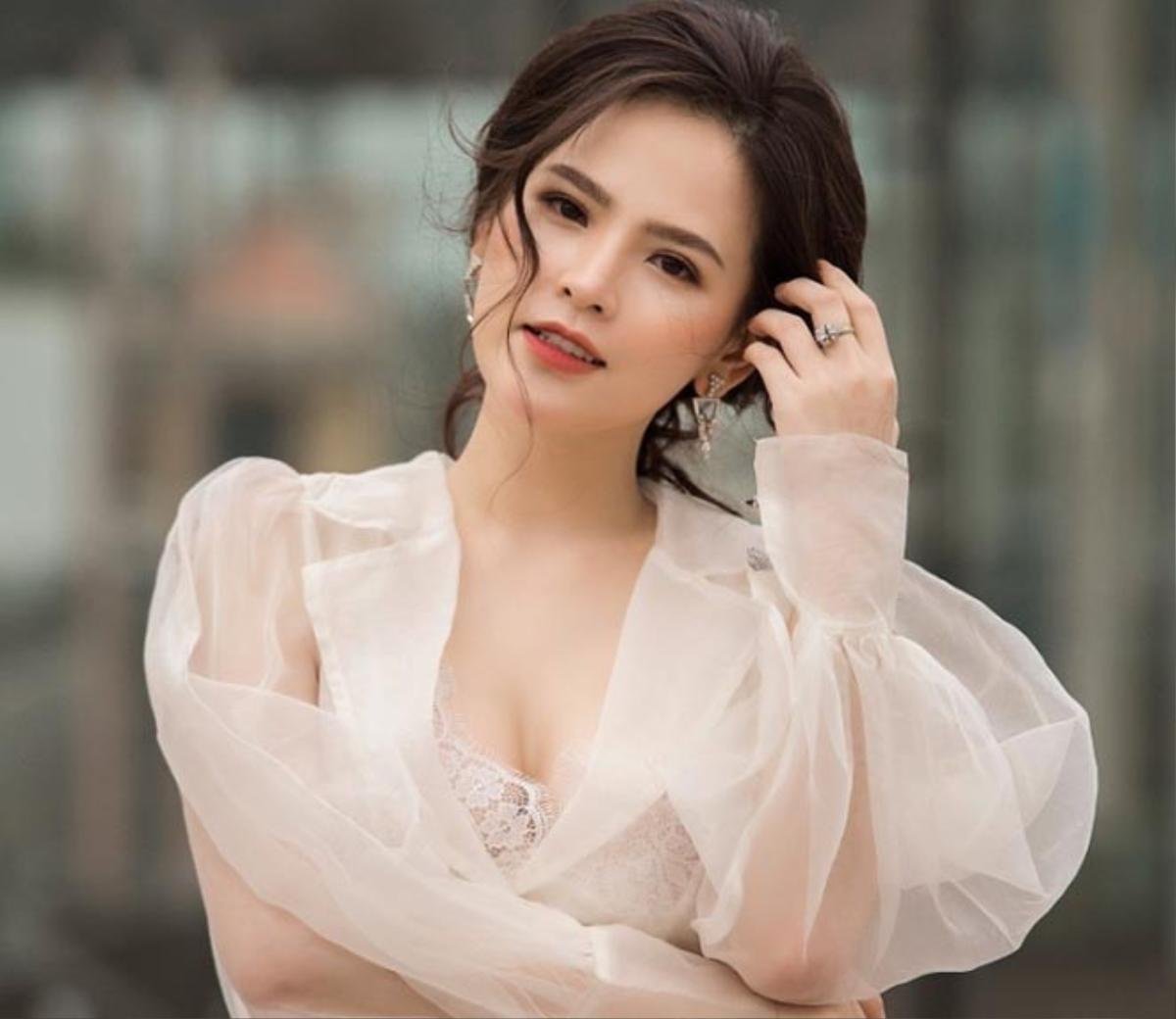 Tuyên bố tự kiếm ra tiền và không nghĩ đến chuyện đánh đổi, 'hot girl Mì Gõ' thực sự giàu có đến mức nào? Ảnh 1