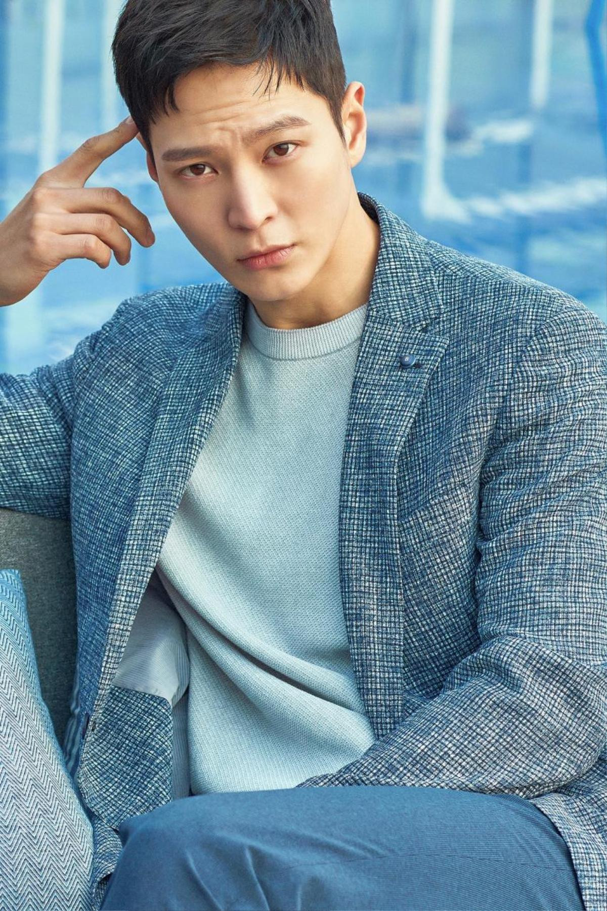 Joo Won xem xét quay lại màn ảnh nhỏ trong phim của đạo diễn 'Cô gái nhìn thấy mùi hương' Ảnh 1