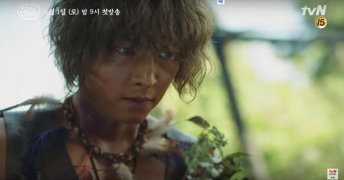 Teaser 'Arthdal Chronicles': Song Joong Ki cưỡi ngựa chiến đấu, Kim Ji Won khóc lóc thảm thiết, bị kéo lê trên đường Ảnh 6