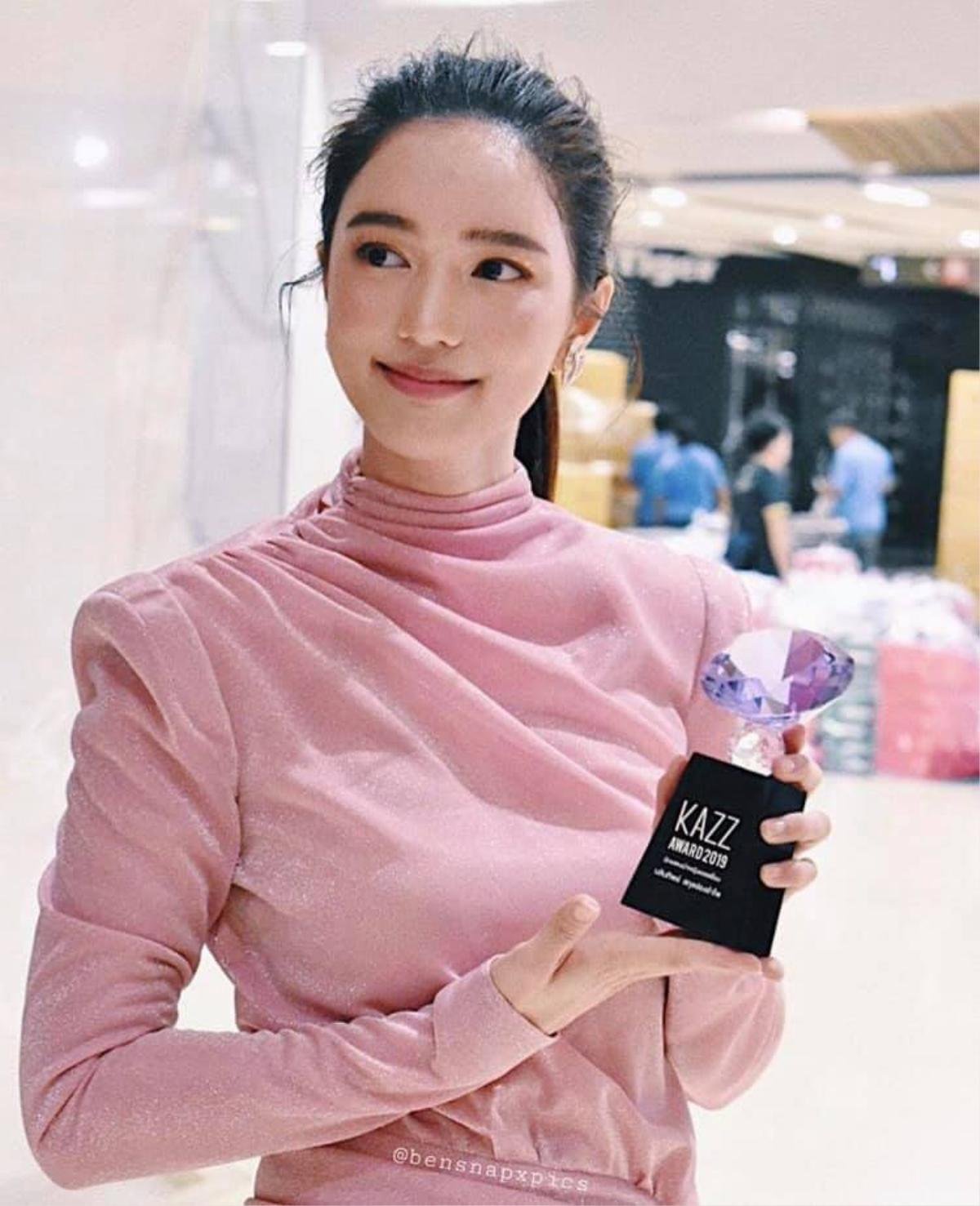 Dàn sao Thái Lan đọ sắc tại thảm đỏ Kazz Awards 2019, ai là người vinh dự được mang cúp về nhà? Ảnh 14