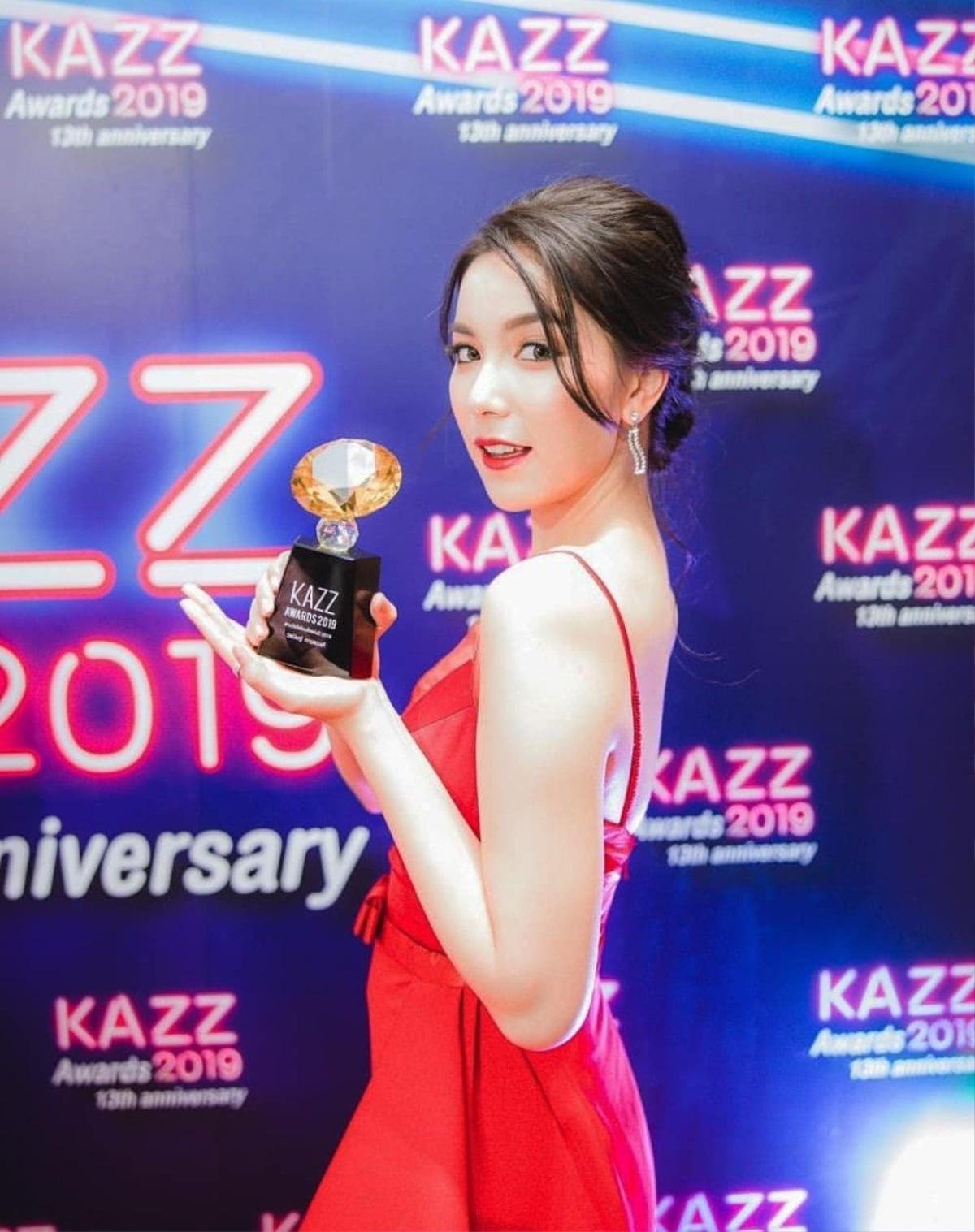 Dàn sao Thái Lan đọ sắc tại thảm đỏ Kazz Awards 2019, ai là người vinh dự được mang cúp về nhà? Ảnh 20