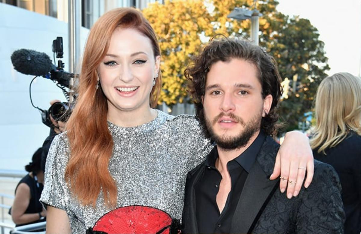 Đắng lòng ‘Tiểu thư Sansa’ Sophie Turner bị cấm gội đầu khi quay phim Game of Thrones Ảnh 6