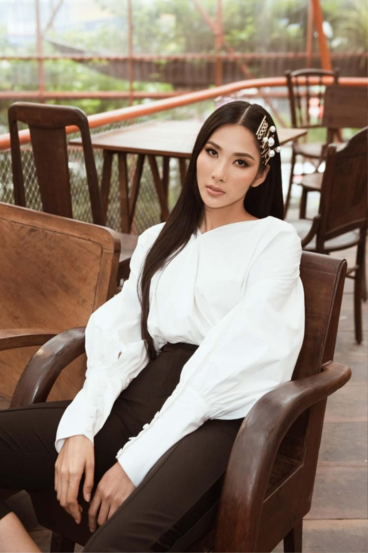 Nhan sắc Hoàng Thuỳ cuốn hút chuẩn quốc tế khi chính thức đại diện Việt Nam thi Miss Universe 2019 Ảnh 7