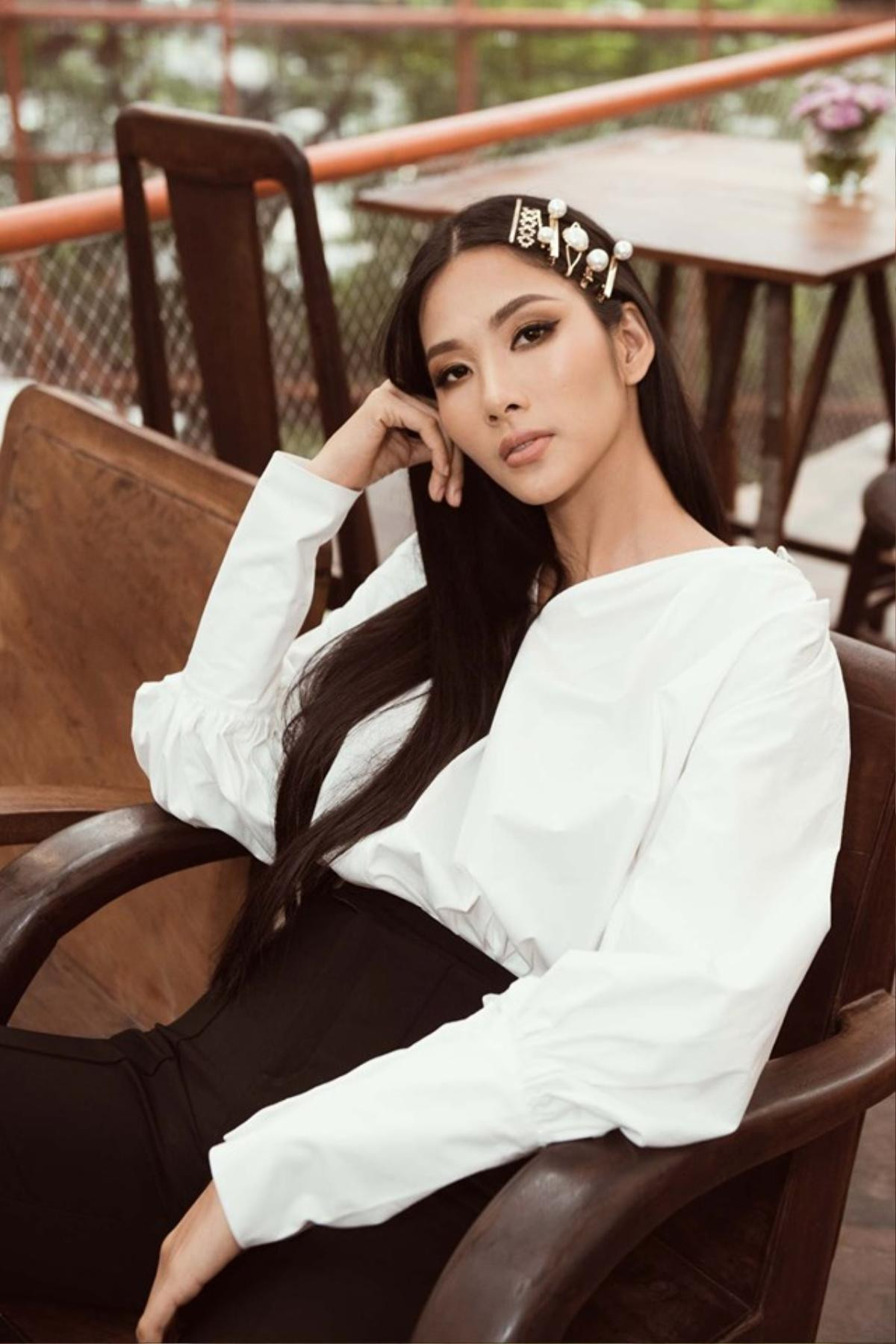 Nhan sắc Hoàng Thuỳ cuốn hút chuẩn quốc tế khi chính thức đại diện Việt Nam thi Miss Universe 2019 Ảnh 2