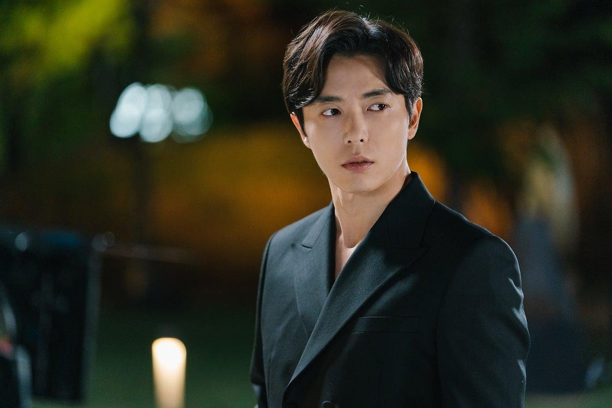 Nhan sắc gây nghiện của 'sát nhân' Kim Jae Wook trong 'Bí mật nàng fangirl' Ảnh 1