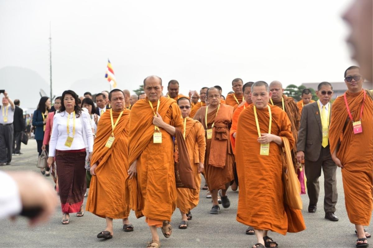 Cận cảnh lễ tắm phật, thả chim bồ câu trong ngày Đại lễ Phật đản Vesak 2019 Ảnh 8