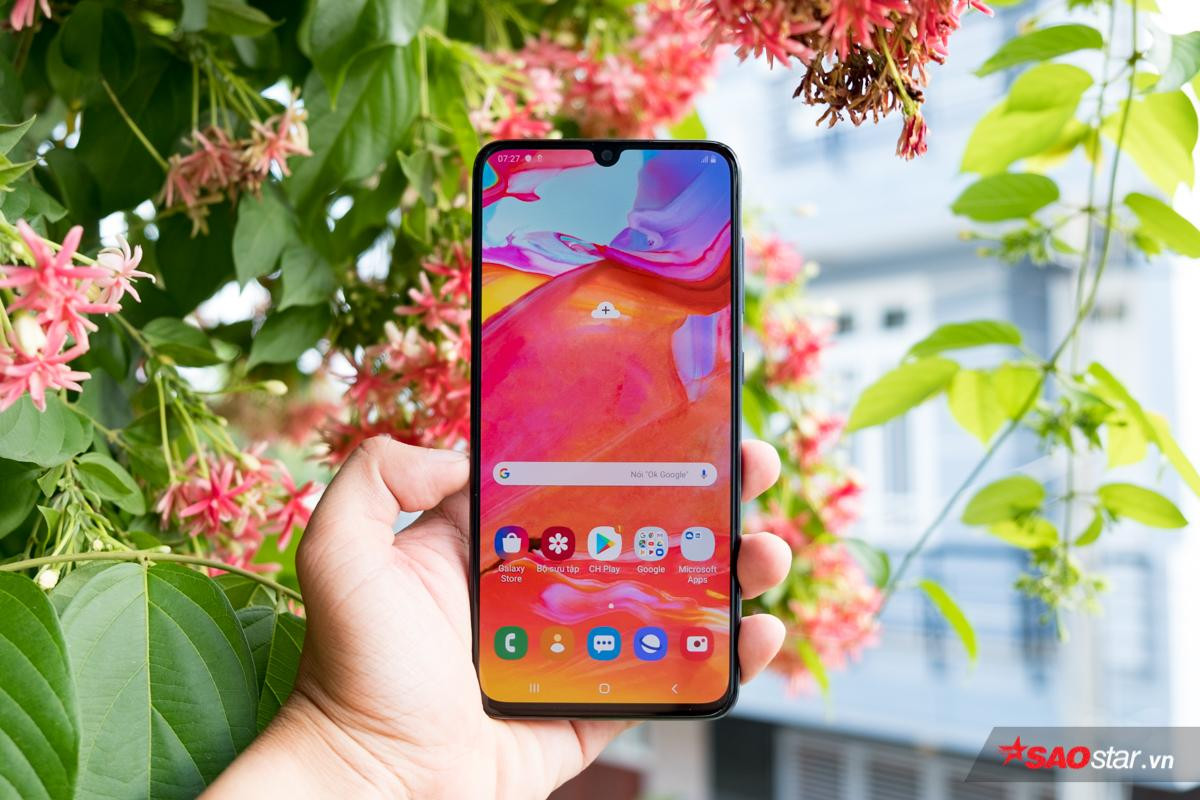 Mở hộp Galaxy A70, smartphone có màn hình lớn nhất của Samsung tại Việt Nam Ảnh 4