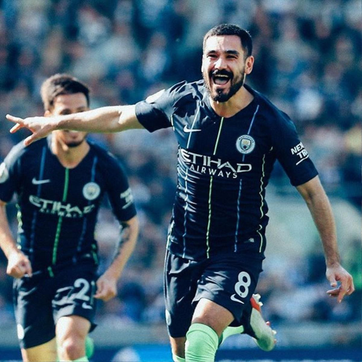 Khoảnh khắc Pep và Manchester City đi vào lịch sử Premier League Ảnh 5