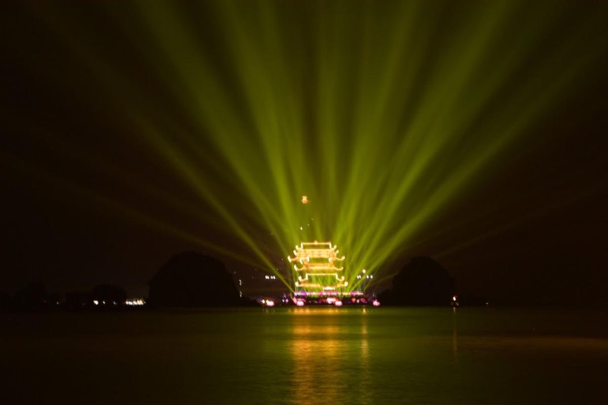 Hàng vạn người mãn nhãn xem bắn pháo hoa ở chùa Tam Chúc ngày Đại lễ Phật đản Vesak 2019 Ảnh 1