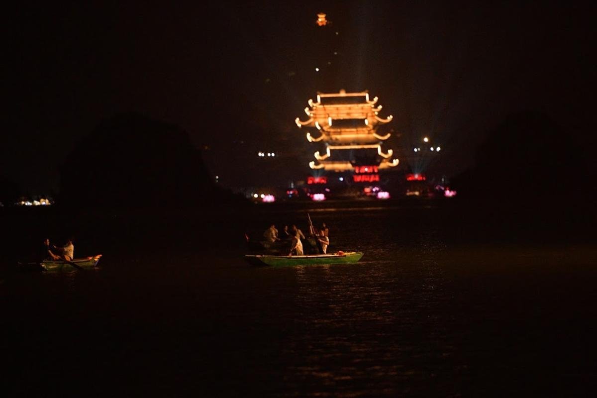 Hàng vạn người mãn nhãn xem bắn pháo hoa ở chùa Tam Chúc ngày Đại lễ Phật đản Vesak 2019 Ảnh 4