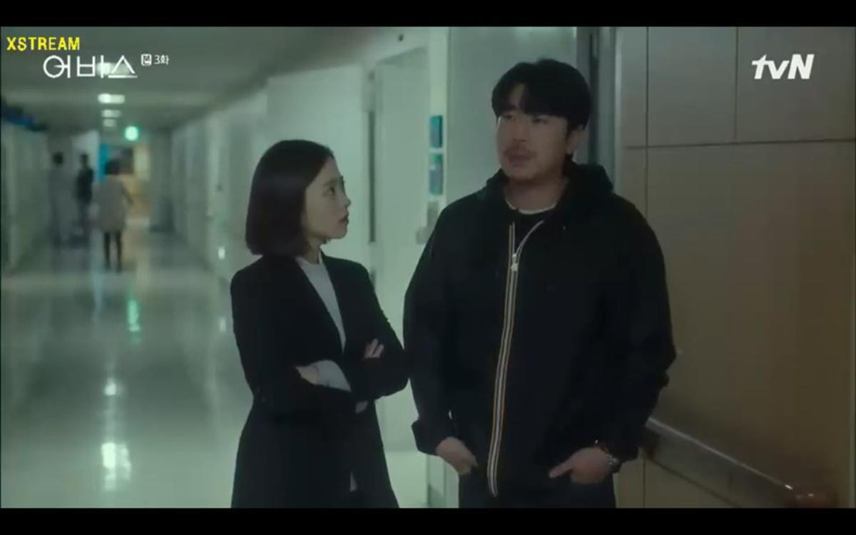 'Abyss' tập 3: Ahn Hyo Seop bỏ rơi Park Bo Young khi gặp lại tình cũ Ảnh 8