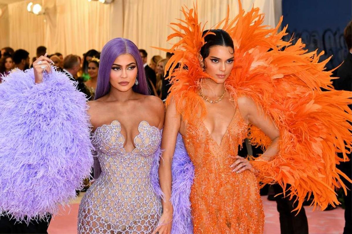 Fan săm soi mặc váy giống của Kendall Jenner tại Met Gala, Tóc Tiên ngay lập tức dọa 'oánh' Ảnh 5