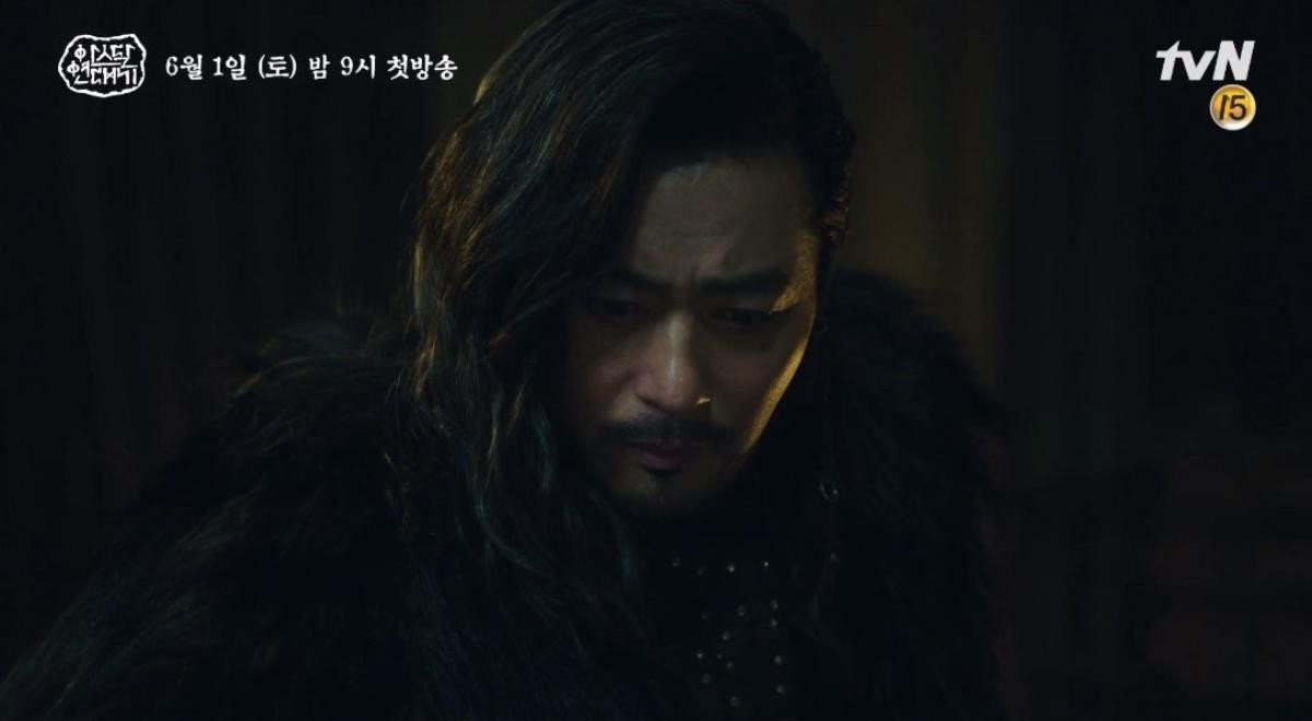 Jang Dong Gun khoe cơ bắp cuồn cuộn hùng dũng, tăng 8kg để đóng 'Arthdal Chronicles' Ảnh 2