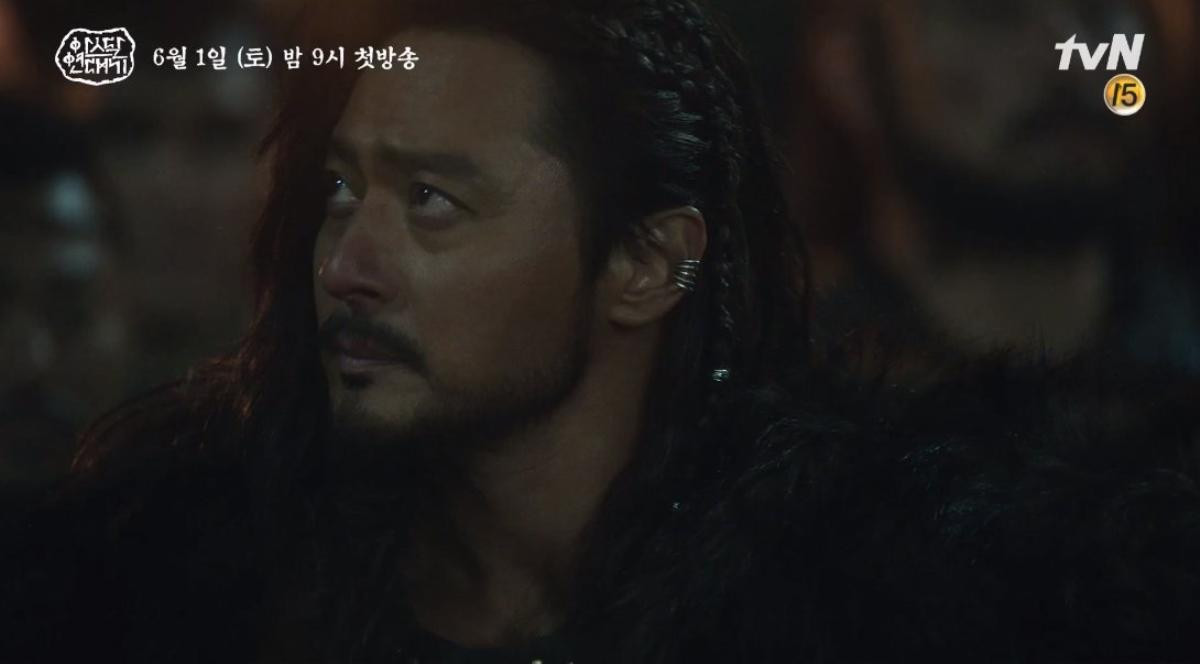 Jang Dong Gun khoe cơ bắp cuồn cuộn hùng dũng, tăng 8kg để đóng 'Arthdal Chronicles' Ảnh 3