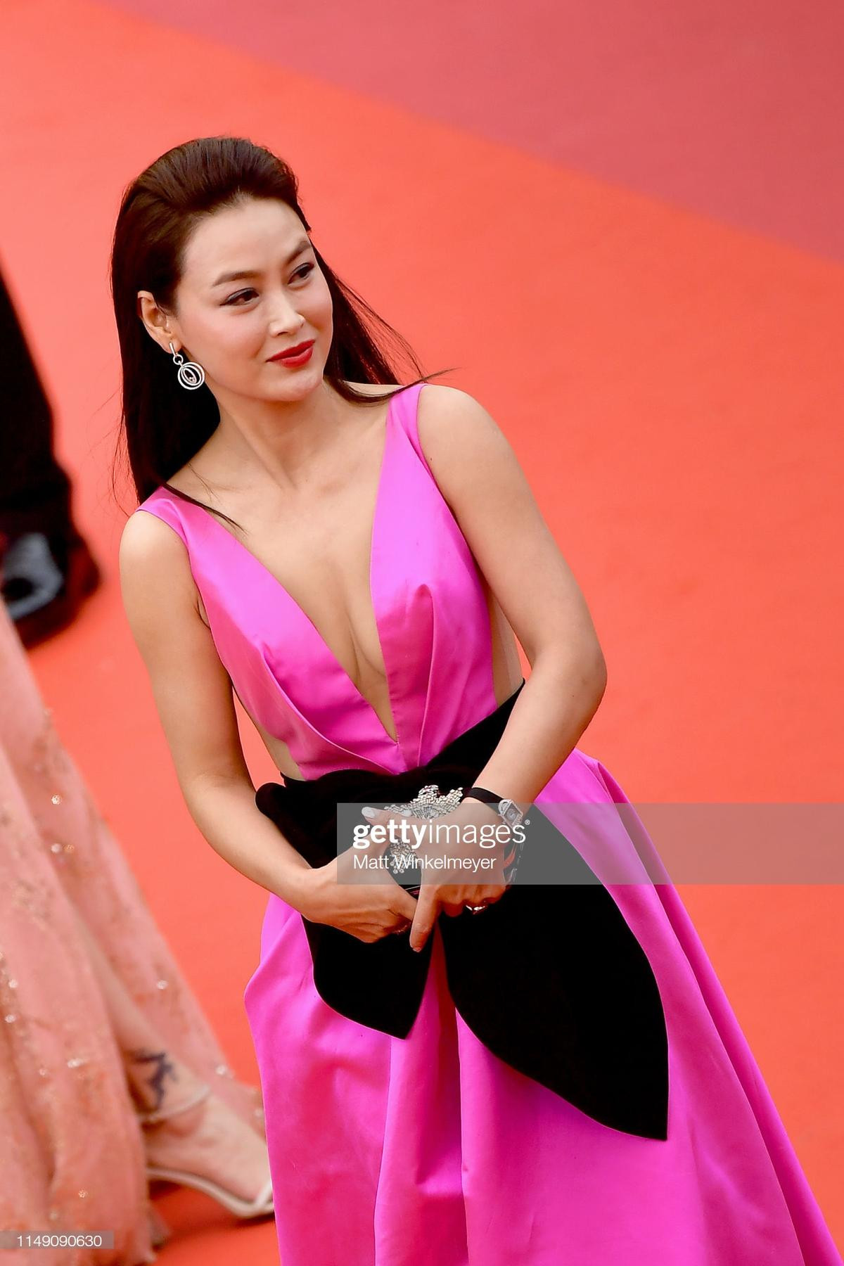 Thảm đỏ 'Cannes 2019' ngày 1: Củng Lợi kém sắc, Chompoo Araya thần thái cùng Jessica sang chảnh Ảnh 17