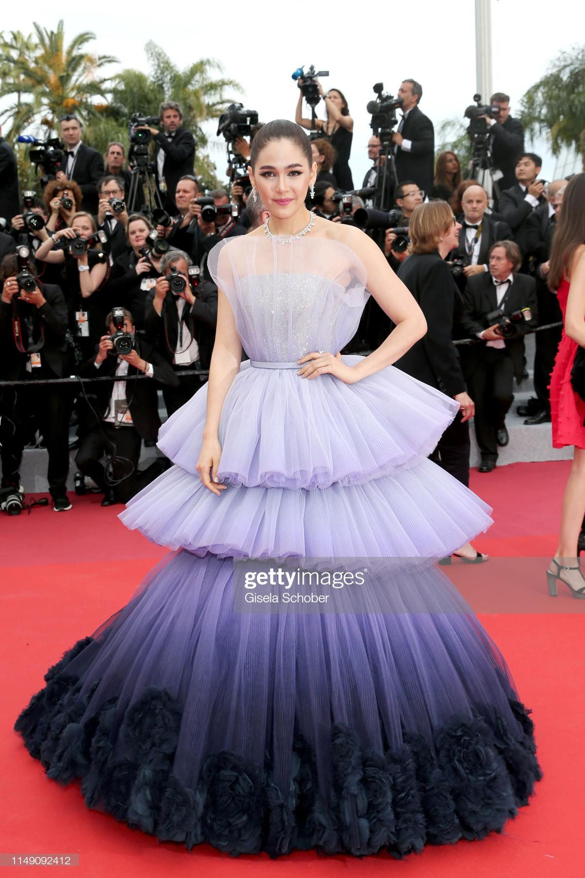 Thảm đỏ 'Cannes 2019' ngày 1: Củng Lợi kém sắc, Chompoo Araya thần thái cùng Jessica sang chảnh Ảnh 3