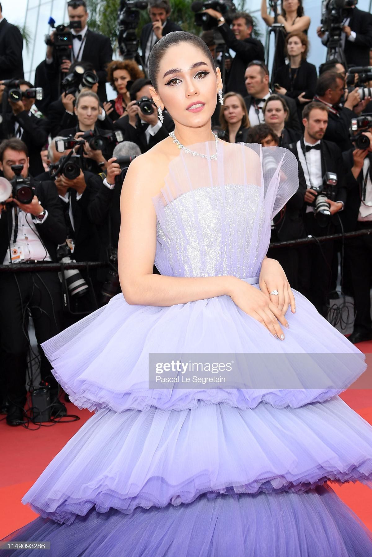 Thảm đỏ 'Cannes 2019' ngày 1: Củng Lợi kém sắc, Chompoo Araya thần thái cùng Jessica sang chảnh Ảnh 5