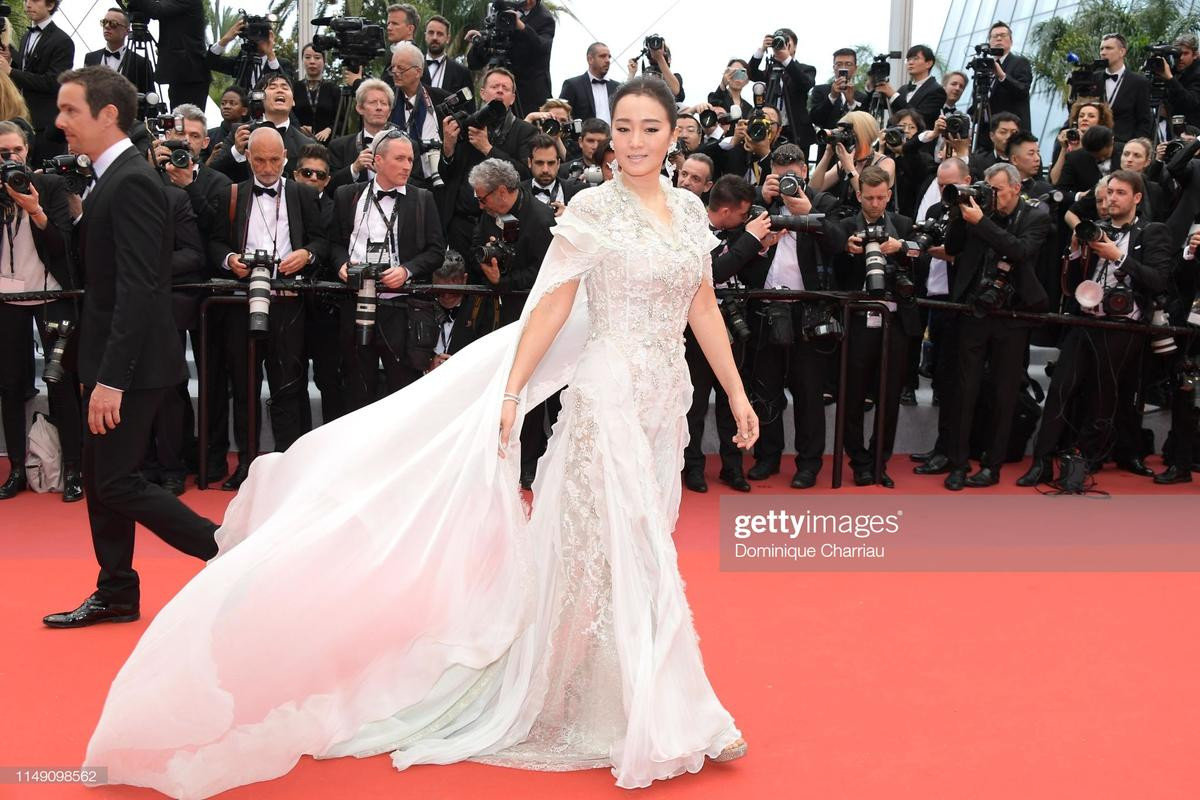 Thảm đỏ 'Cannes 2019' ngày 1: Củng Lợi kém sắc, Chompoo Araya thần thái cùng Jessica sang chảnh Ảnh 8