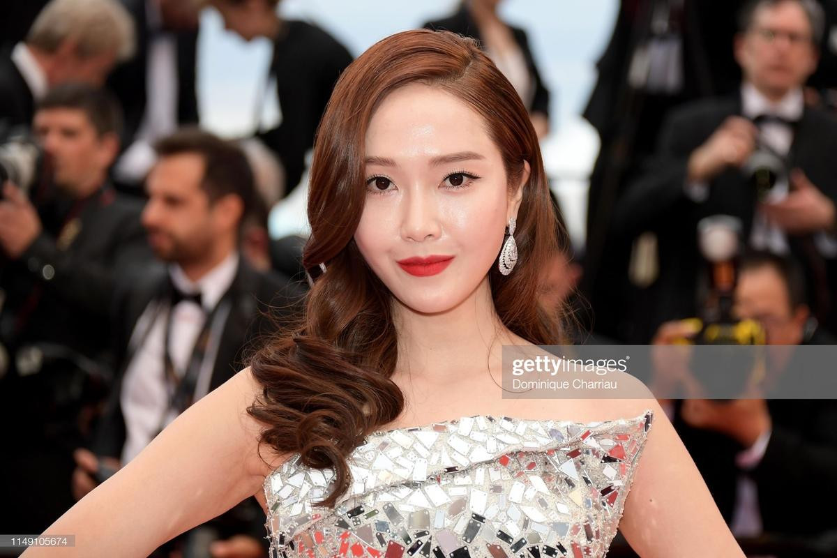 Thảm đỏ 'Cannes 2019' ngày 1: Củng Lợi kém sắc, Chompoo Araya thần thái cùng Jessica sang chảnh Ảnh 9