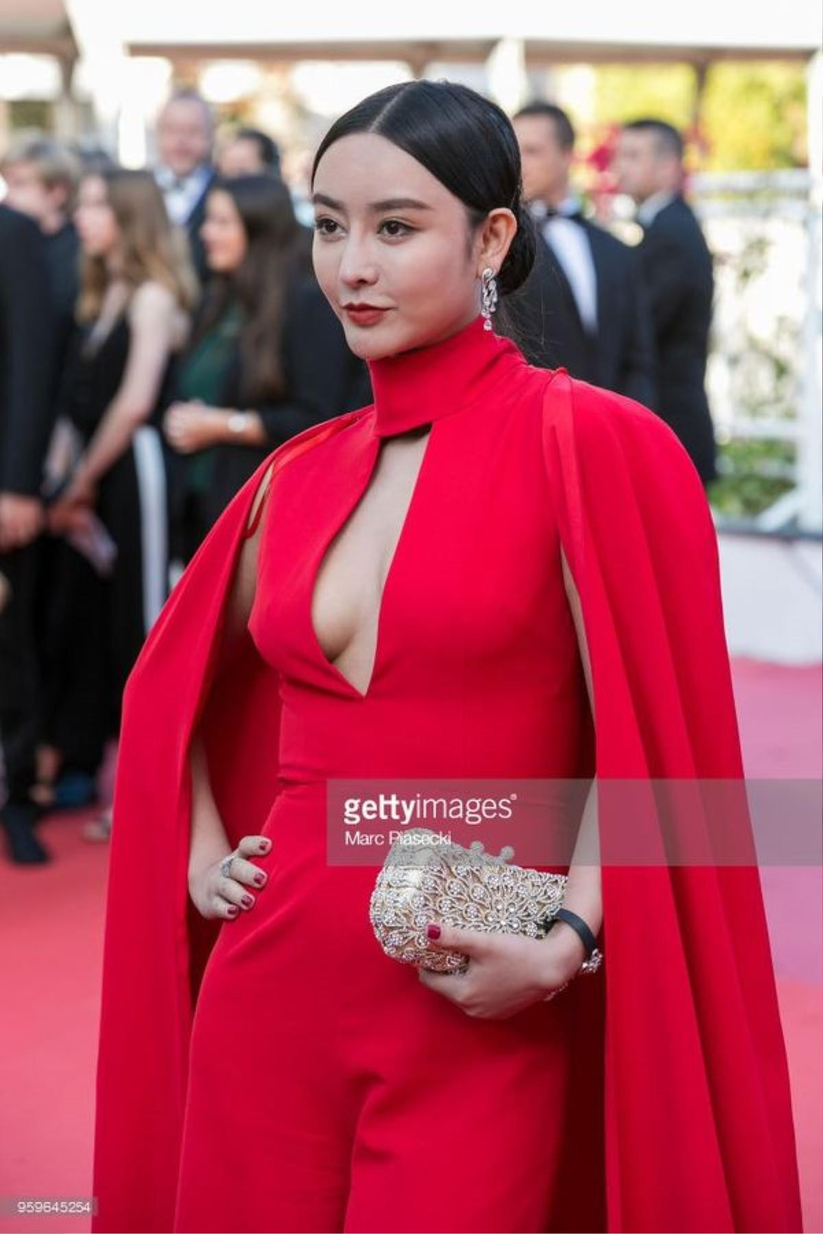 Phạm Băng Băng 'hàng thật' không xuất hiện tại Cannes, bản sao đã chuẩn bị đồ ngay lập tức tới Pháp Ảnh 8