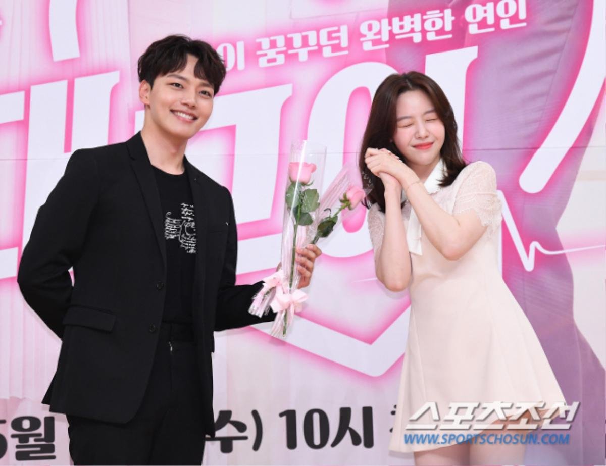 Họp báo 'Absolute Boyfriend': Yeo Jin Goo rạng rỡ, Minah (Girl's Day) - Hong Jong Hyun thân mật quá mức Ảnh 20