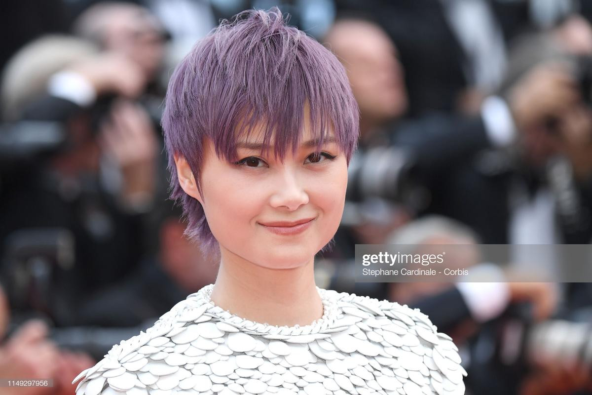 Thảm đỏ 'LHP Cannes 2019' ngày 2: Chompoo Araya lộ nội y, Cảnh Điềm khoe vòng 1 khủng Ảnh 9