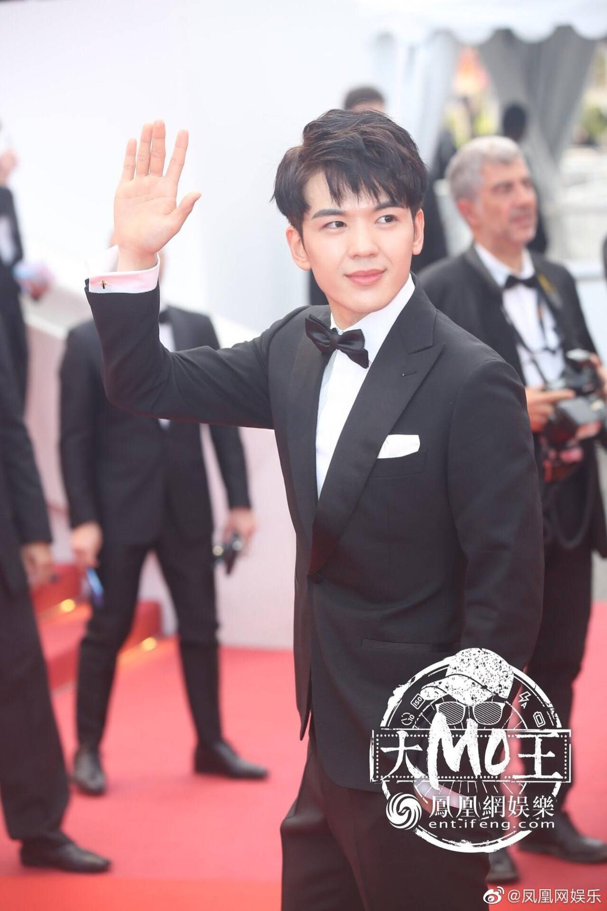 Thảm đỏ 'LHP Cannes 2019' ngày 2: Chompoo Araya lộ nội y, Cảnh Điềm khoe vòng 1 khủng Ảnh 19