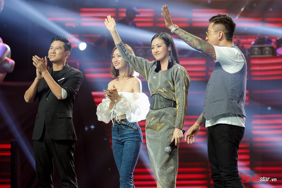 MC Phí Linh: Người 'cân' mọi khoảnh khắc drama lẫn loạt tiết mục đỉnh của The Voice 2019 Ảnh 7