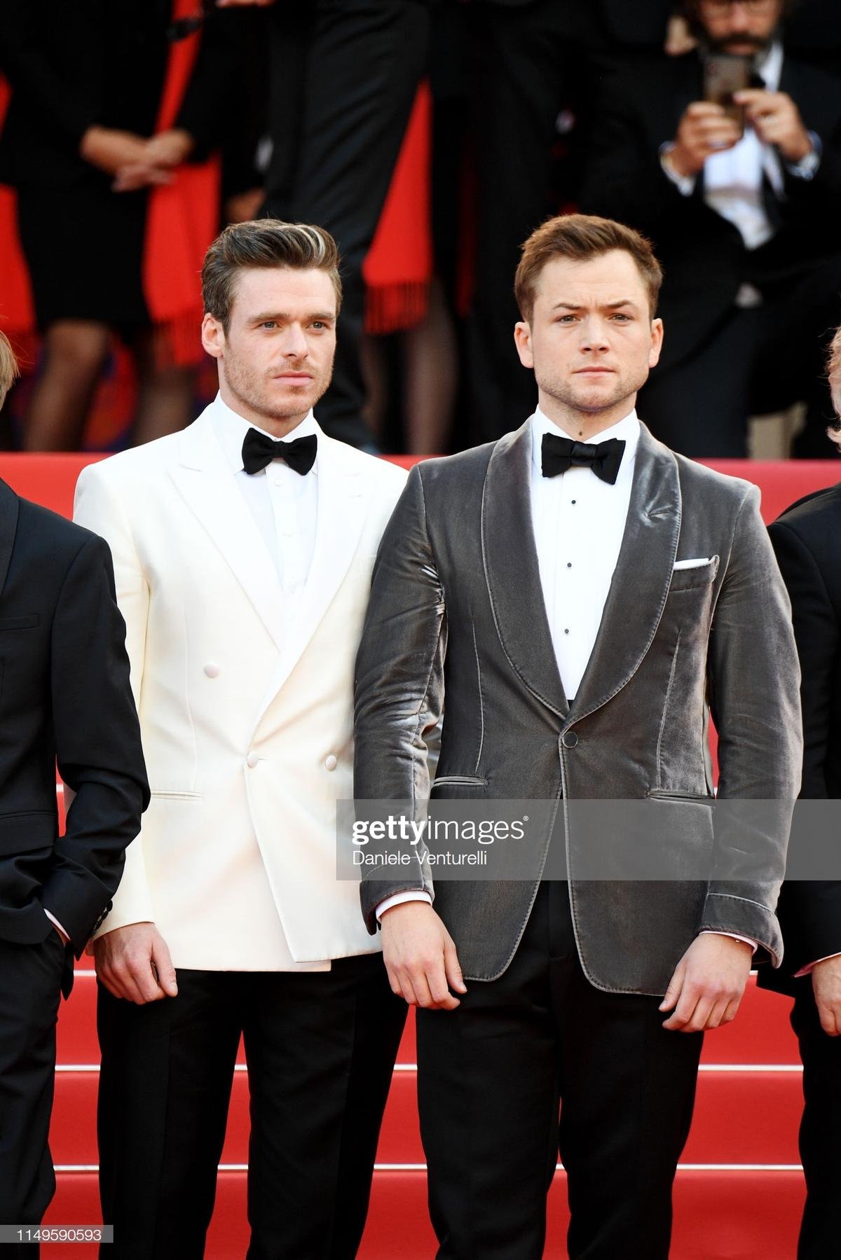 Thảm đỏ LHP Cannes 2019 ngày 3: Richard Madden và Taron Egerton gây sốt với biểu cảm cực hài, Hoa hậu Priyanka Chopra nổi bật với vòng 1 'khủng' Ảnh 1