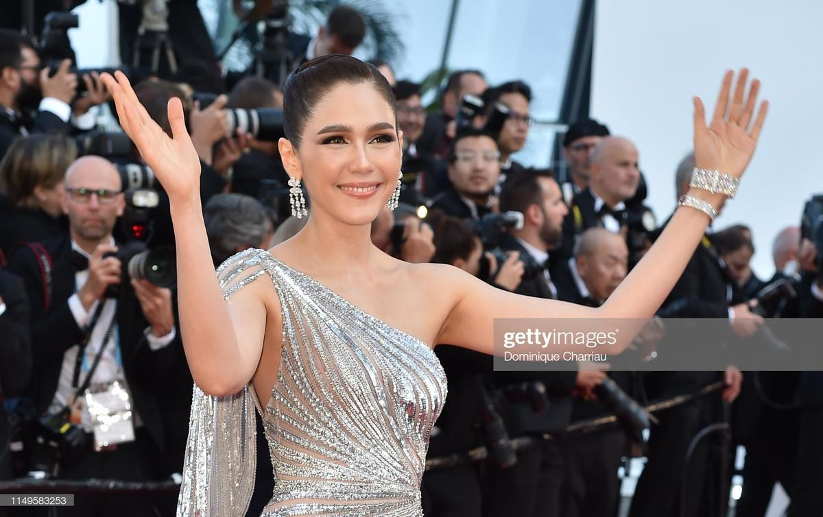 Thảm đỏ 'LHP Cannes 2019' ngày 3: Chompoo Araya đơn giản mà vẫn kiêu sa, Lý Vũ Xuân bất ngờ hóa quý cô sang trọng Ảnh 4