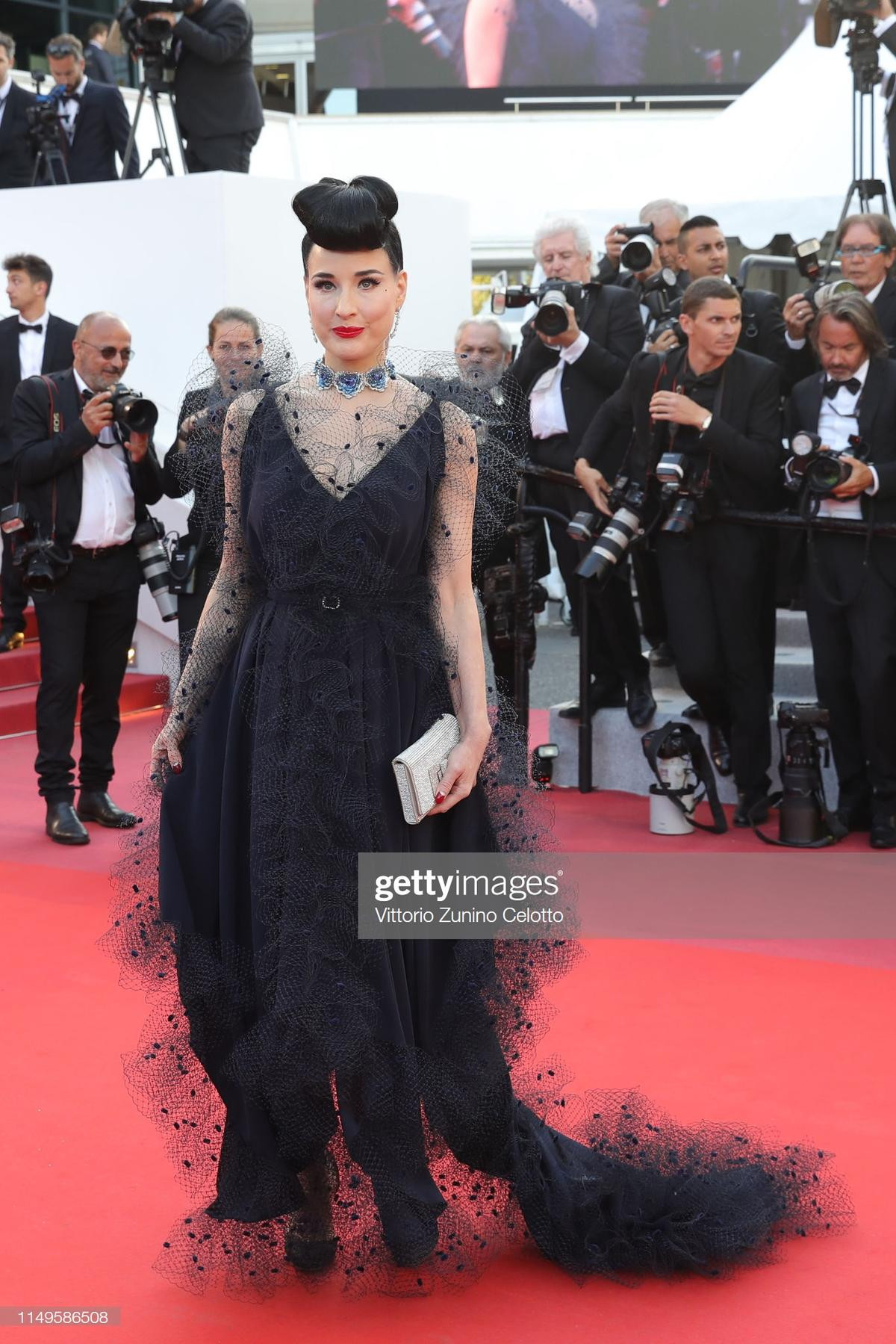 Thảm họa thời trang, 'lố lăng lộ hàng' trên thảm đỏ 'LHP Cannes 2019' ngày 3 Ảnh 11