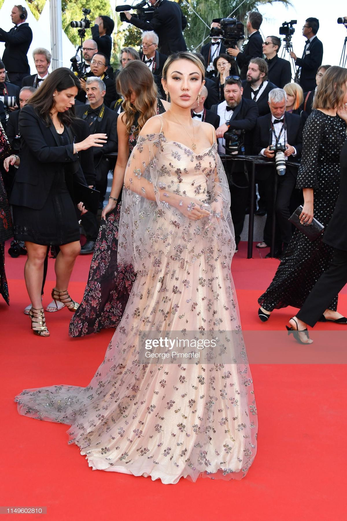 Thảm họa thời trang, 'lố lăng lộ hàng' trên thảm đỏ 'LHP Cannes 2019' ngày 3 Ảnh 5