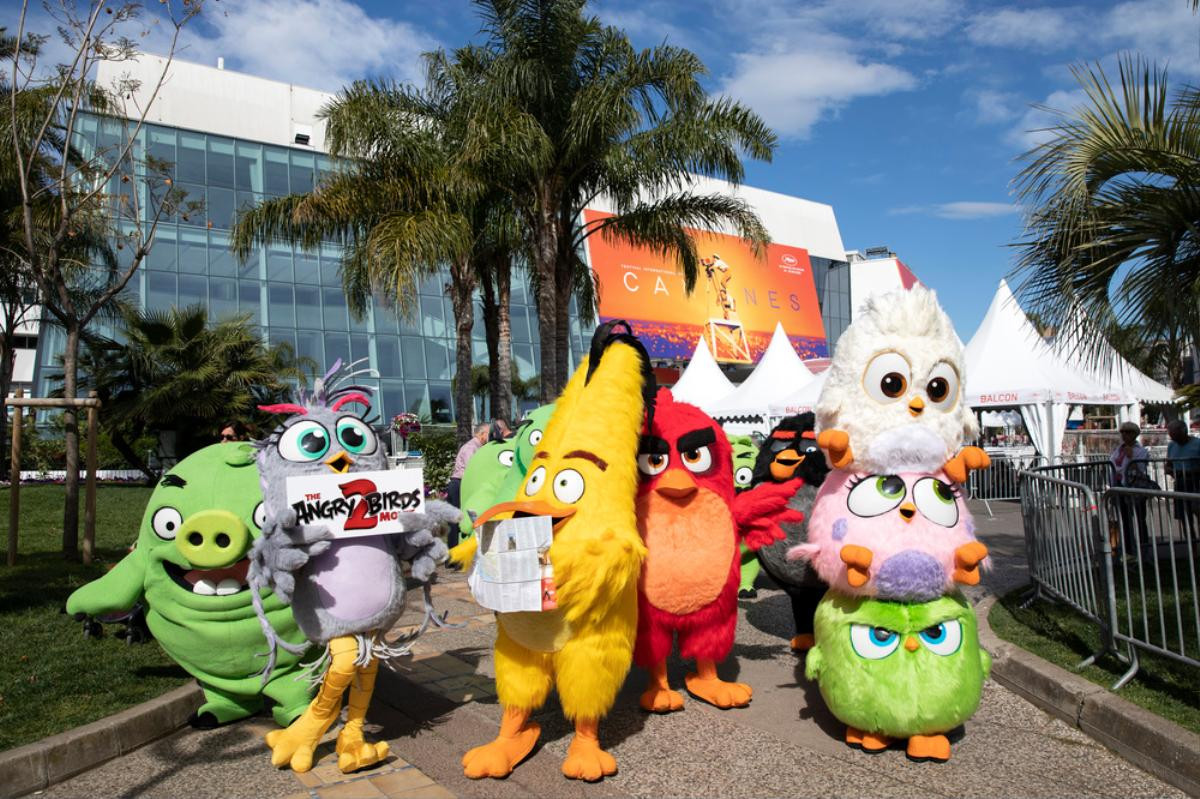 Angry Birds 2 quảng bá tại LHP Cannes 2019, chim điên và lợn gây náo loạn thảm đỏ vì quá đáng yêu Ảnh 5